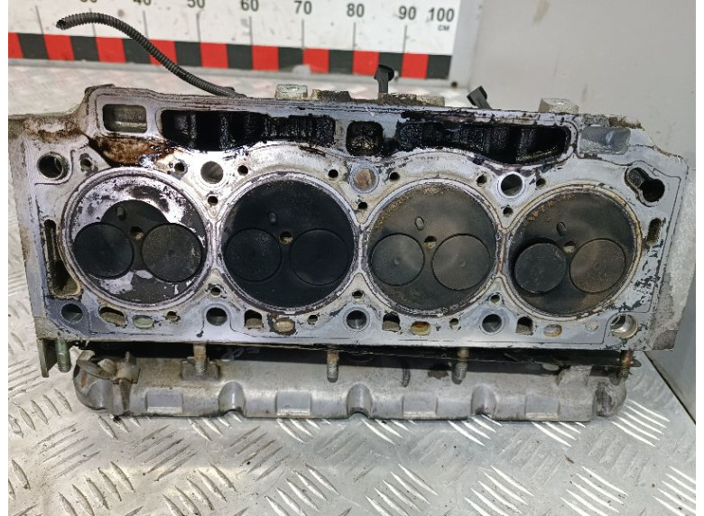 Головка блока цилиндров к Volvo V40, 2002г.