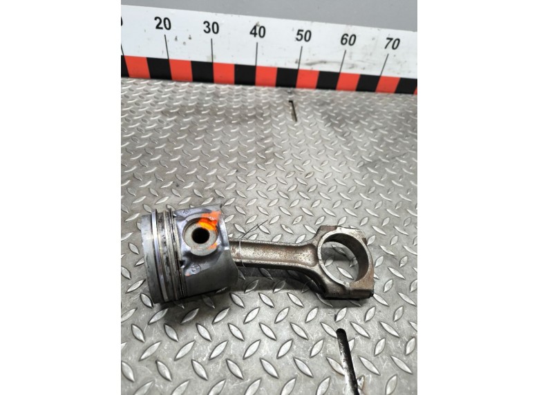 Поршень к Peugeot 607