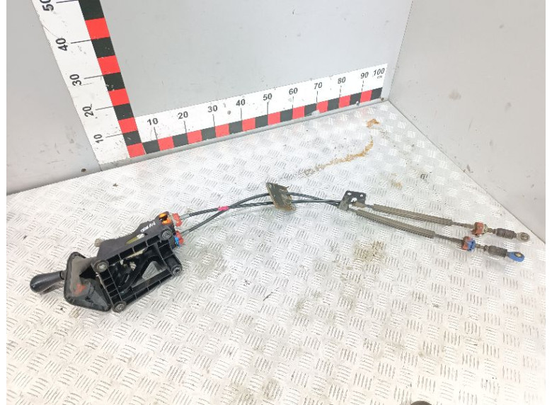 Кулиса к Nissan NV200