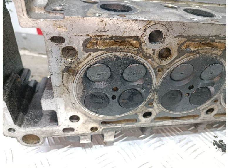 Головка блока цилиндров к Mercedes S W220, 2003г.