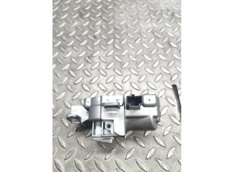 Замок рулевой колонки к Volvo V50, 2006г.