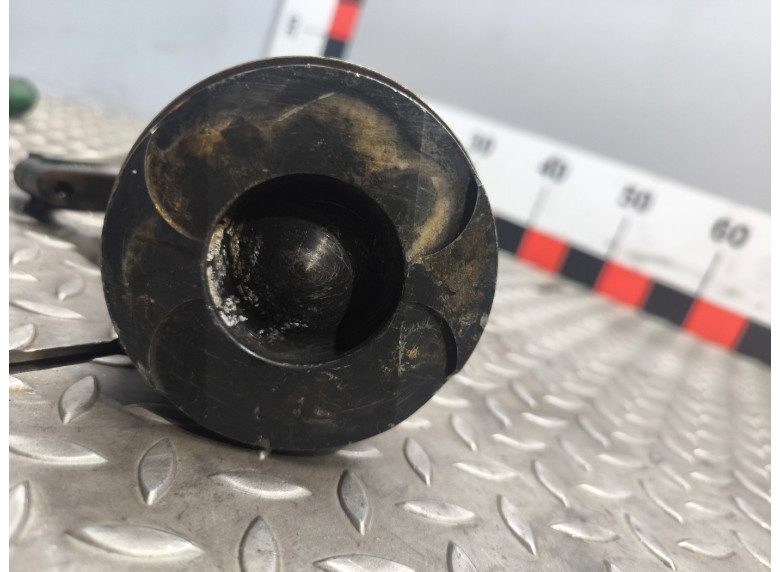 Поршень к Mercedes ML W163, 2002г.