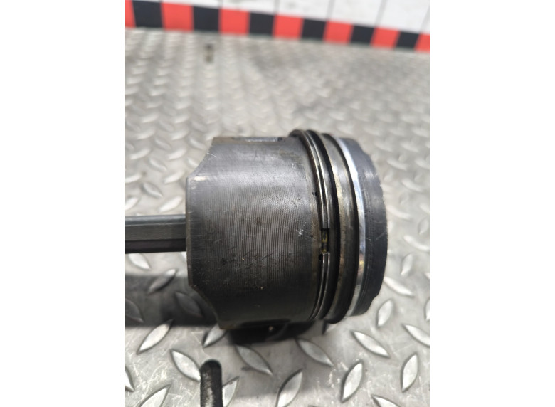 Поршень к Mercedes ML W163, 2002г.