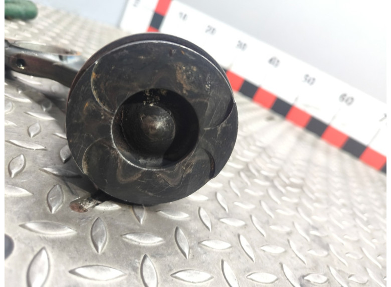 Поршень к Mercedes ML W163, 2002г.