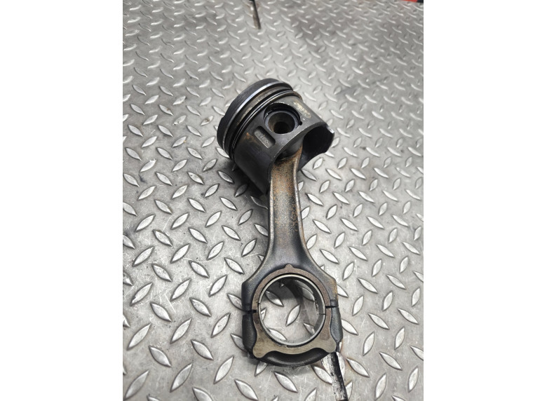 Поршень к Mercedes ML W163, 2002г.