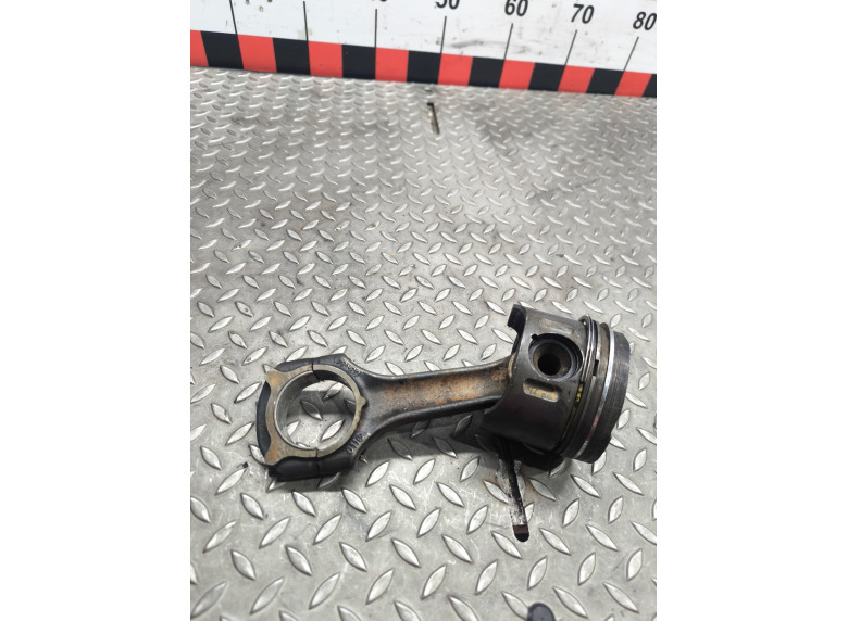 Поршень к Mercedes ML W163, 2002г.