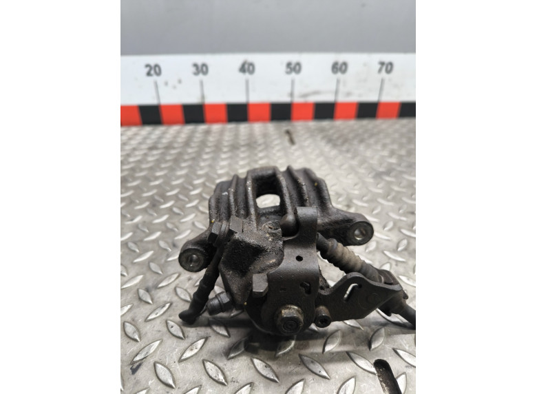 Суппорт задний правый к Volkswagen Golf, 2000г.