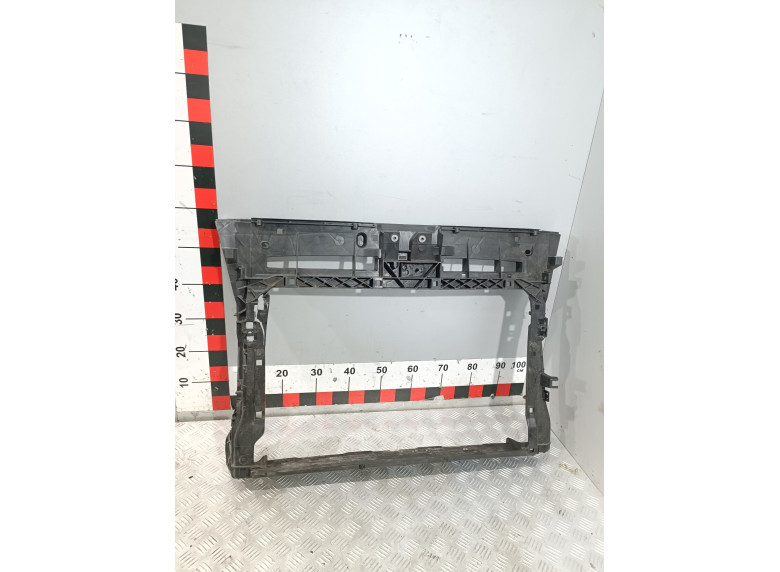 Передняя панель крепления облицовки (телевизор) к Skoda Karoq