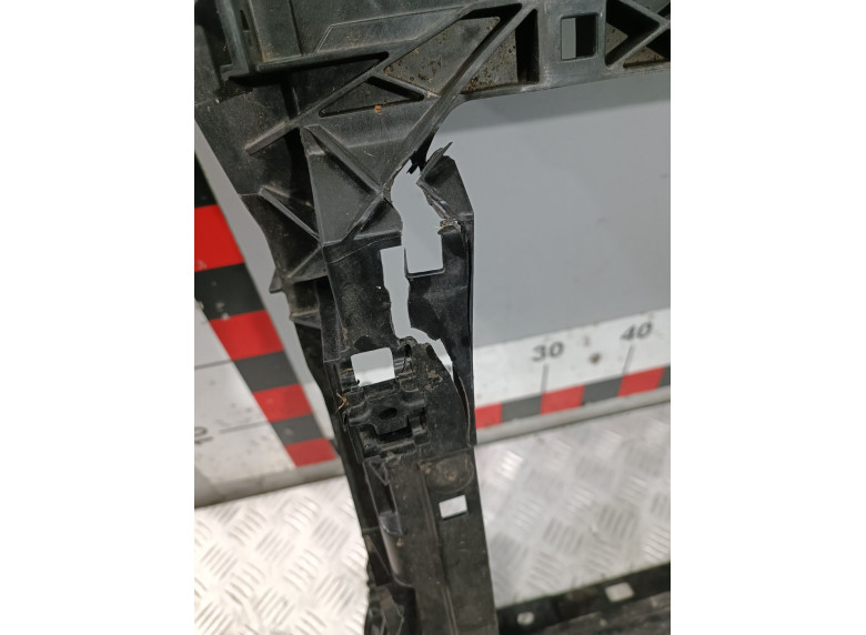 Передняя панель крепления облицовки (телевизор) к Передняя панель крепления облицовки (телевизор) к Skoda Karoq undefined г. Karoq