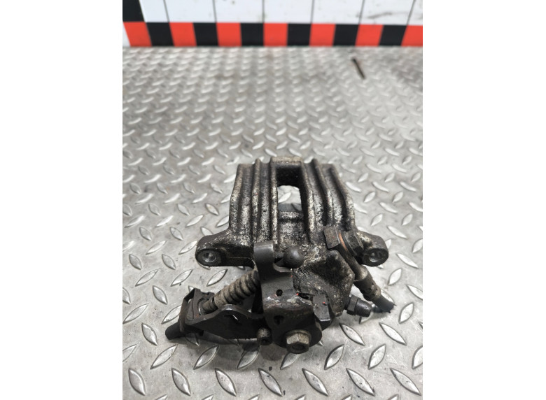 Суппорт задний левый к Volkswagen Golf, 2001г.