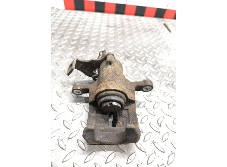 Суппорт задний левый к Суппорт задний левый к Kia Carens undefined г. Carens