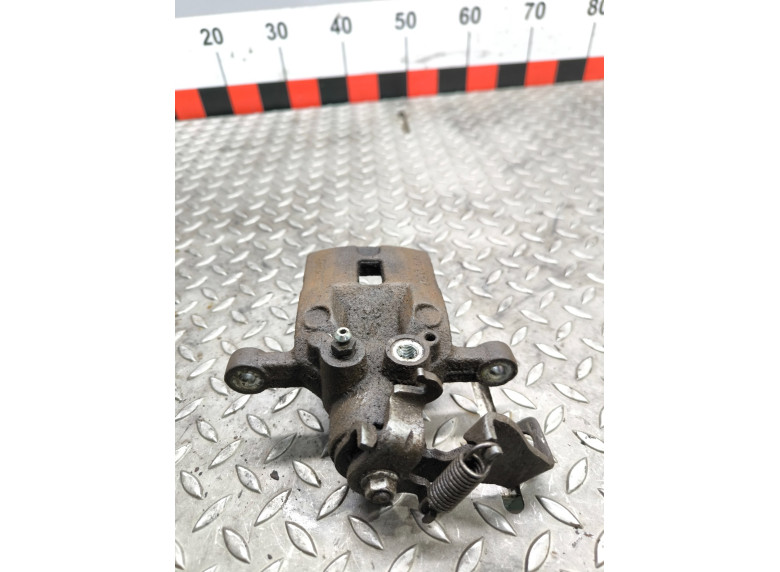 Суппорт задний правый к Суппорт задний правый к Kia Carens undefined г. Carens