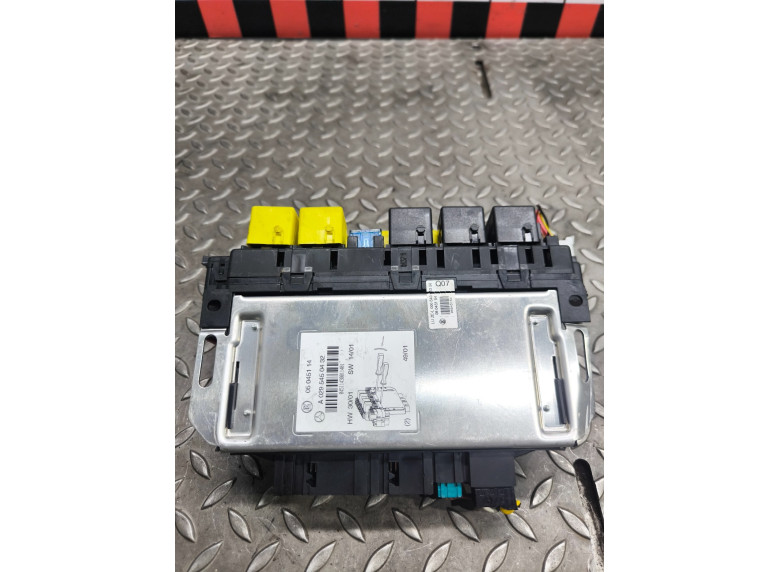 Блок предохранителей к Mercedes S W220, 2000г.