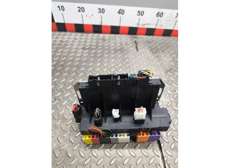 Блок предохранителей к Mercedes S W220, 2000г.