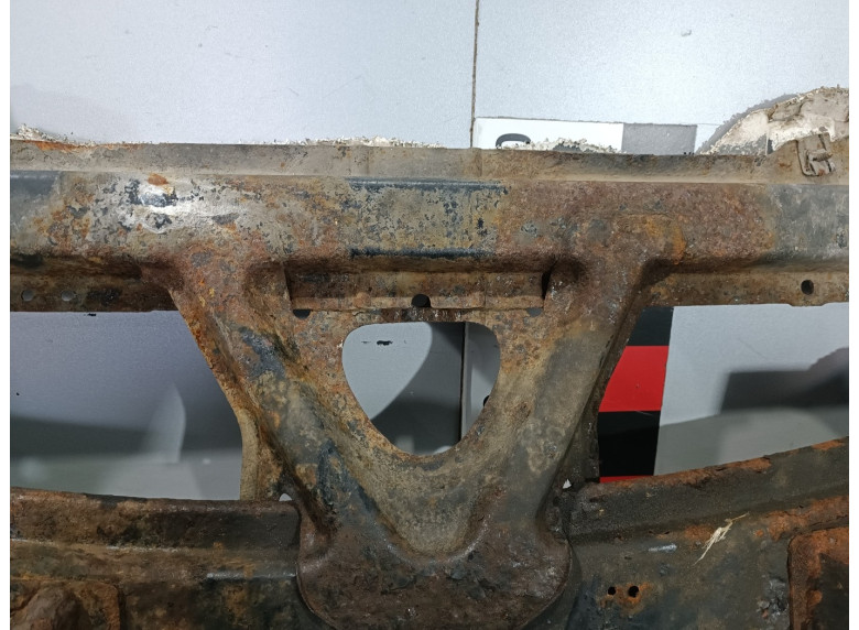 Балка под радиатор к Mercedes B W245, 2005г.