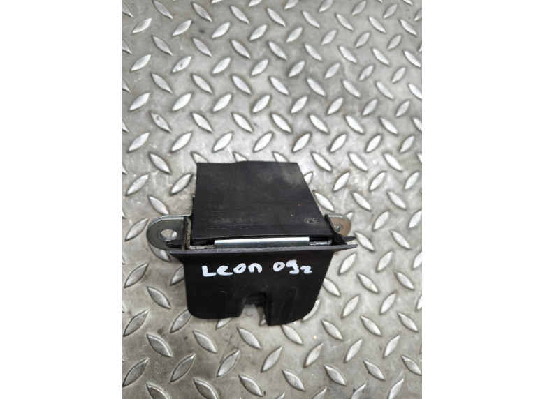 Замок багажника к Seat Leon, 2009г.