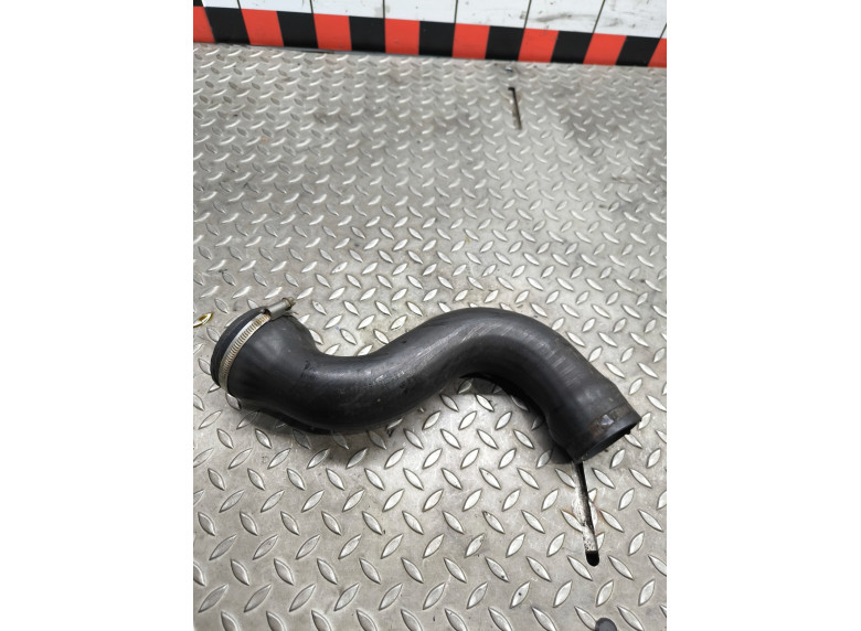 Патрубок интеркулера к Volkswagen Passat, 1998г.