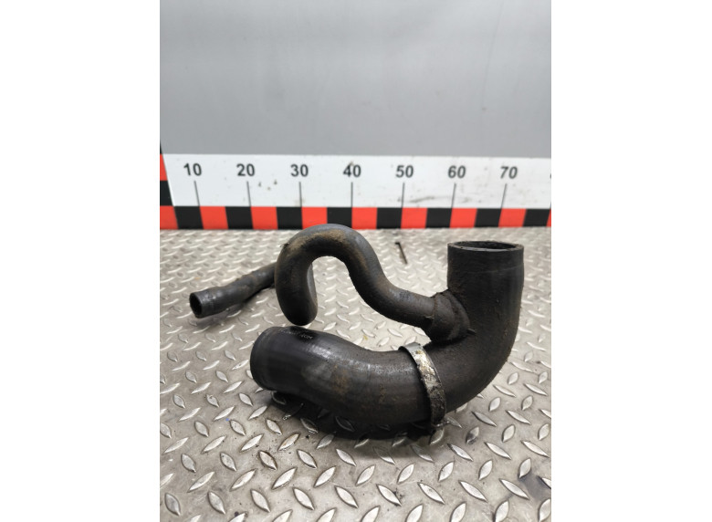 Патрубок интеркулера к Volkswagen Passat, 1998г.