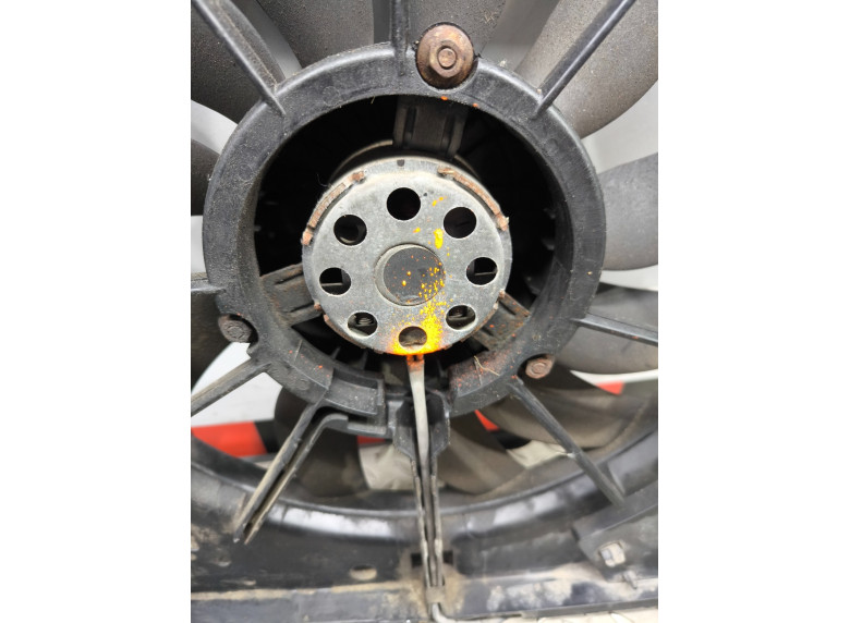 Вентилятор радиатора к Volkswagen Golf, 2005г.