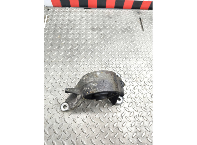 Подушка крепления двигателя к Opel Vectra, 2003г.