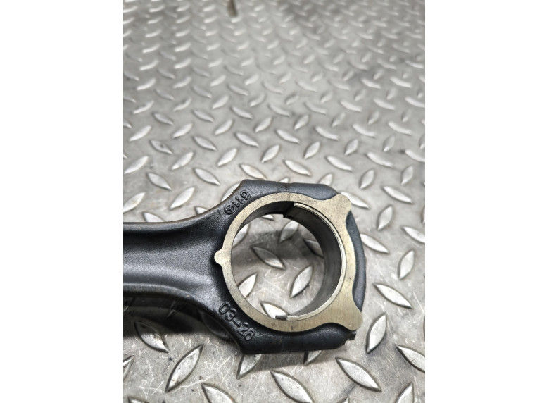 Поршень к Mercedes C W203, 2004г.