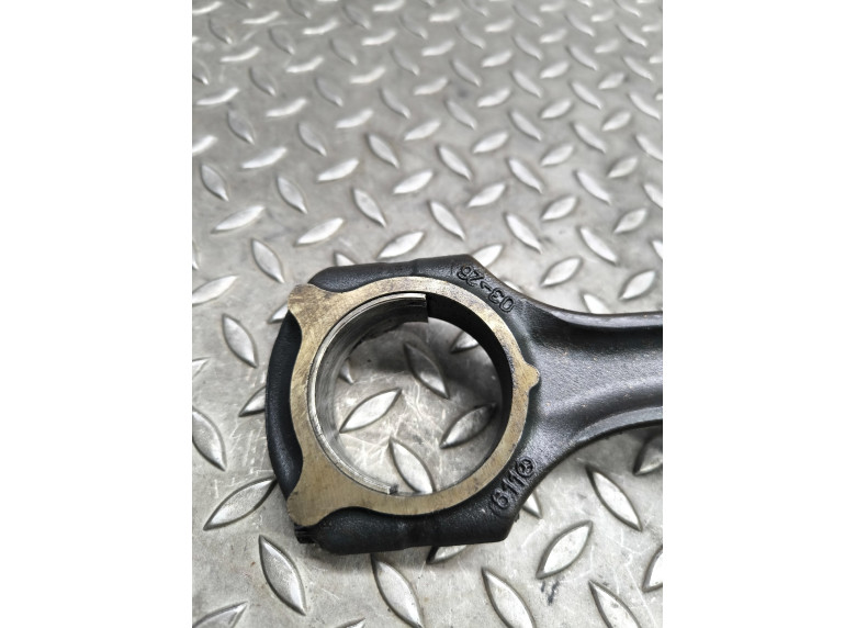 Поршень к Mercedes C W203, 2004г.