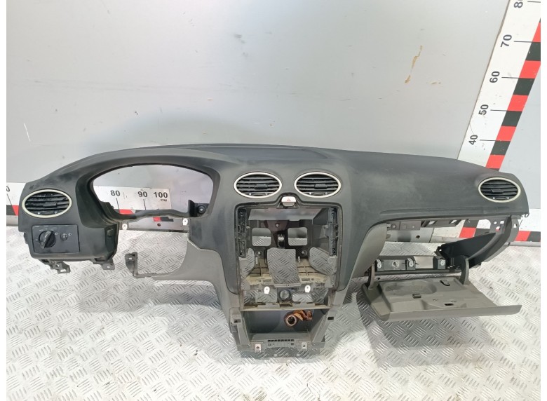 Панель передняя салона (торпедо) к Ford Focus