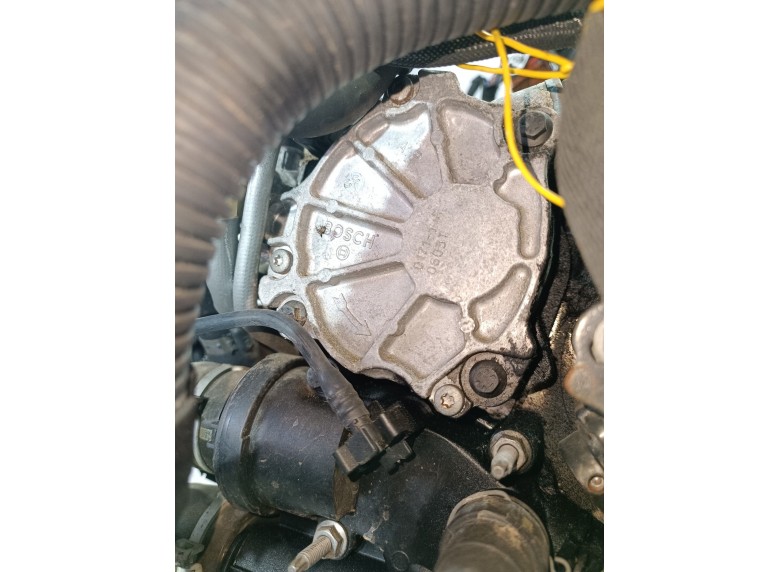 Насос вакуумный к Peugeot 407