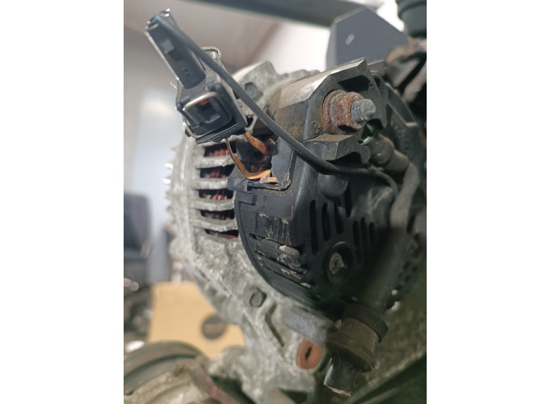 Генератор к Volkswagen Golf, 2000г.