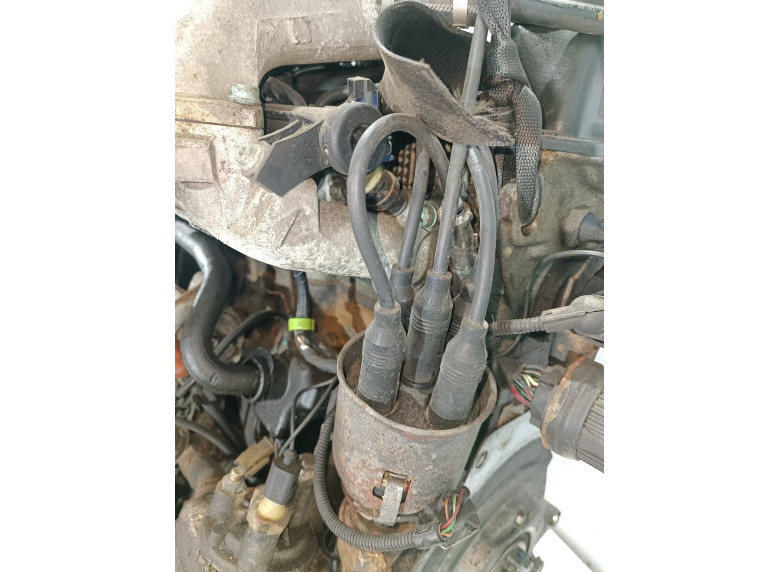 Распределитель зажигания (трамблёр) к Volkswagen Golf, 2000г.