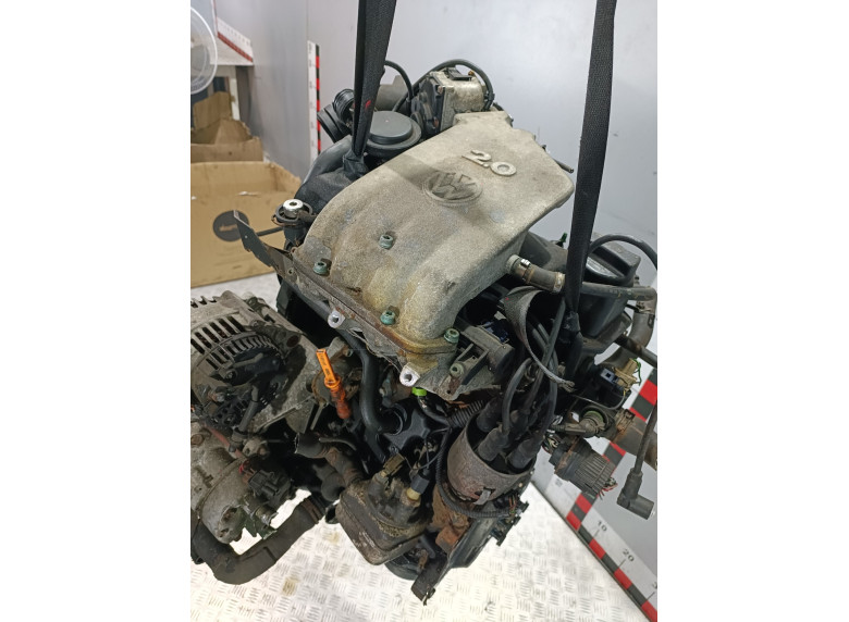 Натяжитель ремня генератора к Volkswagen Golf, 2000г.