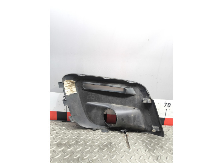 Рамка фары противотуманной левой к Citroen Berlingo, 2016г.