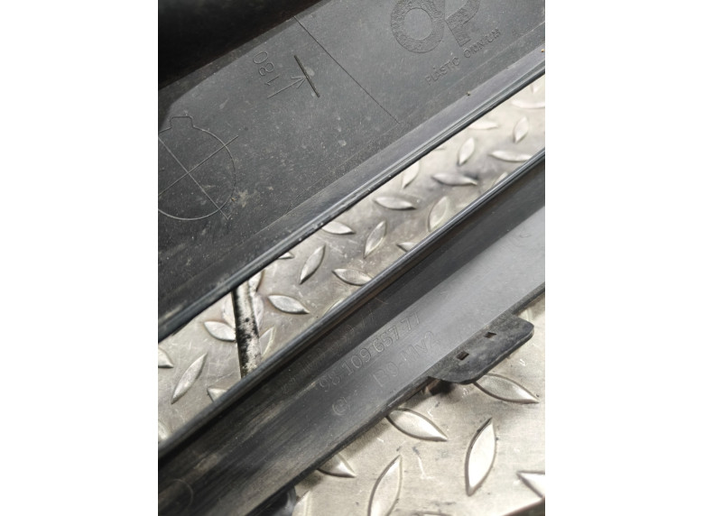 Рамка фары противотуманной левой к Citroen Berlingo, 2016г.