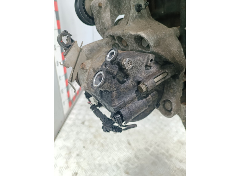 Компрессор кондиционера к Opel Insignia, 2010г.