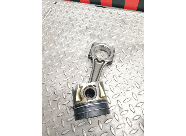 Поршень к Opel Astra, 2009г.