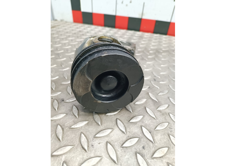 Поршень к Opel Astra, 2009г.