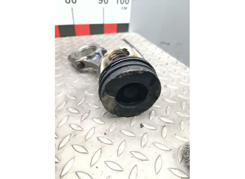 Поршень к Opel Astra, 2009г.