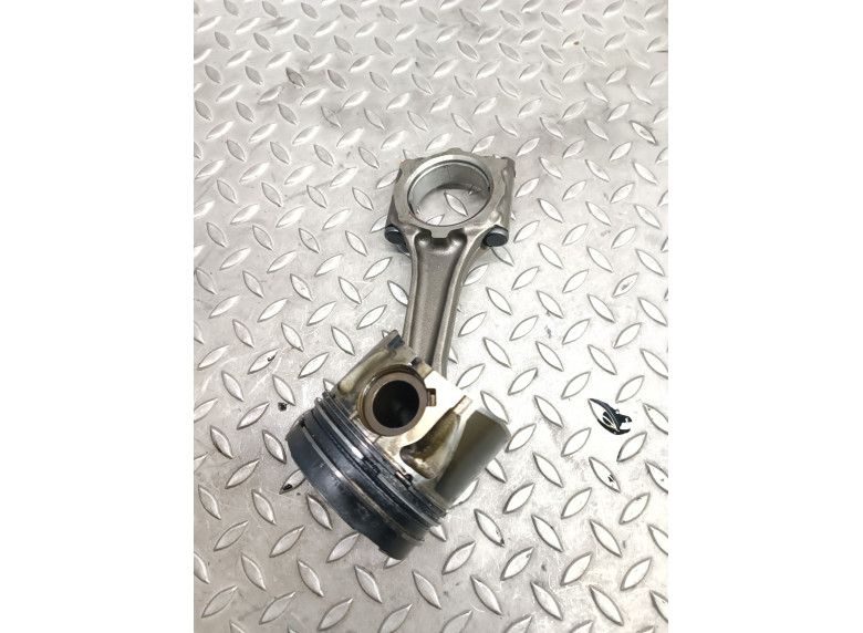 Поршень к Opel Astra, 2009г.