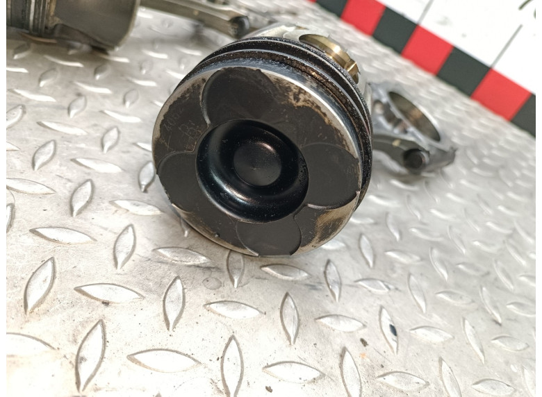 Поршень к Opel Astra, 2009г.