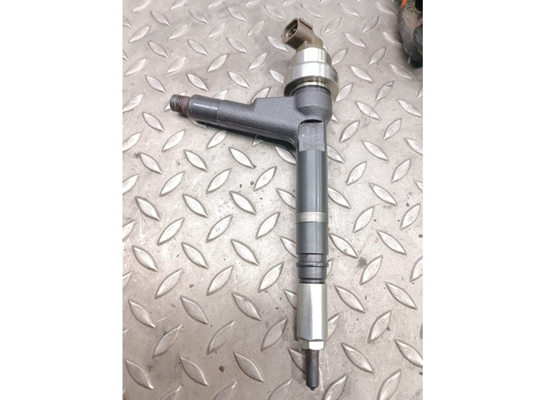 Форсунка к Opel Astra, 2005г.