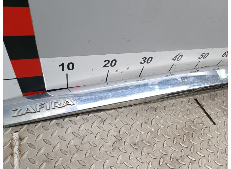 Накладка подсветки номера к Opel Zafira, 2007г.