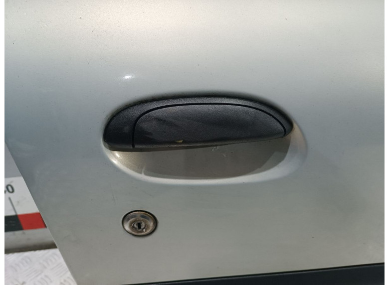 Ручка наружная передняя правая к Renault Symbol, 2003г.