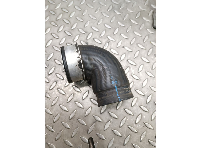 Патрубок впускного коллектора к Volkswagen Passat, 2003г.