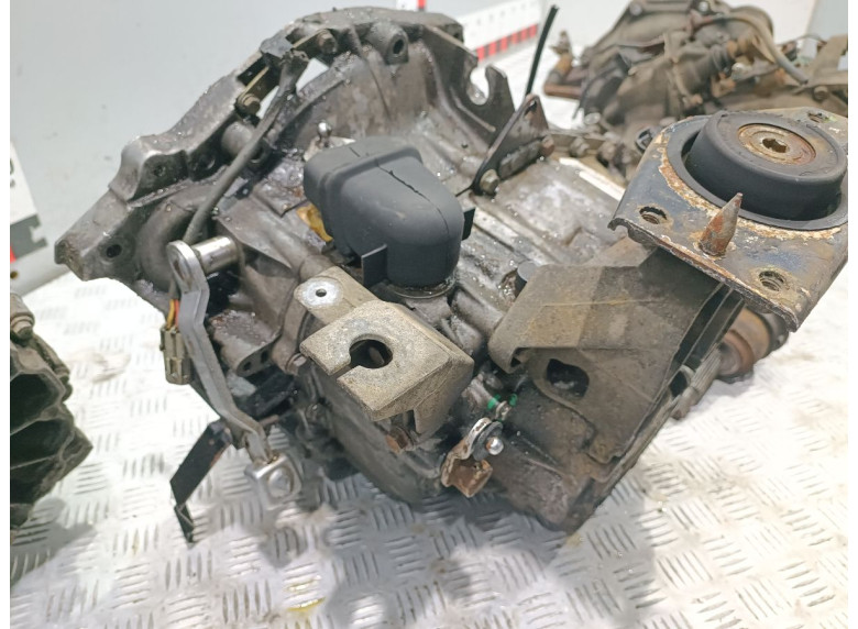 КПП механическая (МКПП) к Renault Safrane, 1994г.