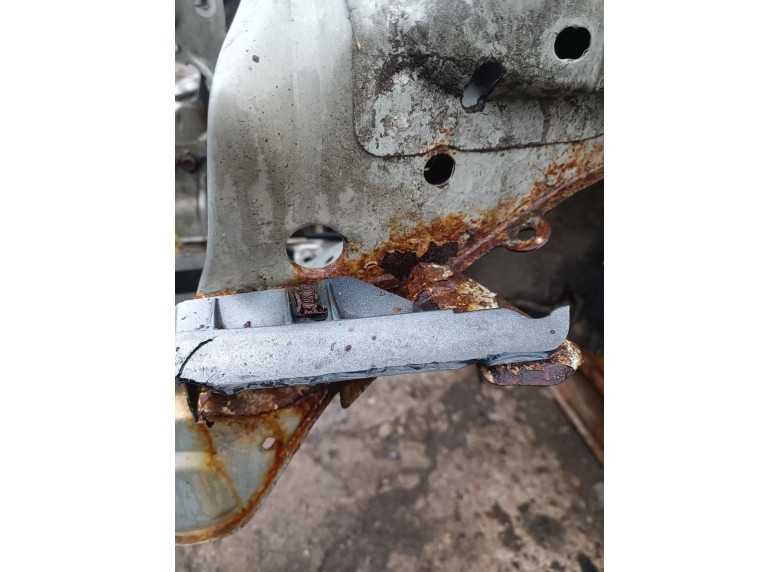 Четверть передняя левая к Renault Symbol, 2004г.