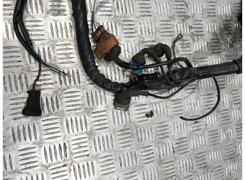 Проводка двигателя к Volkswagen Passat, 1998г.