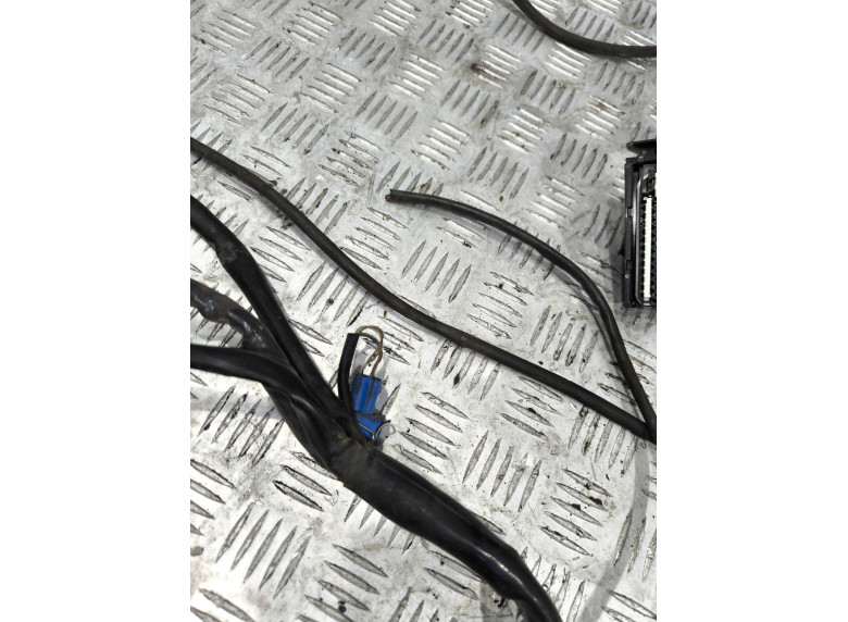 Проводка двигателя к Volkswagen Passat, 1998г.