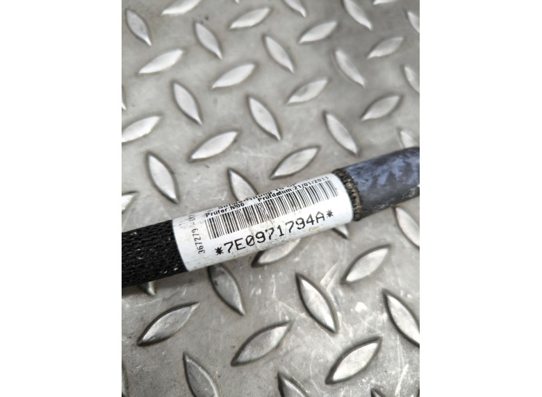 Клемма аккумулятора плюс к Volkswagen Transporter, 2011г.