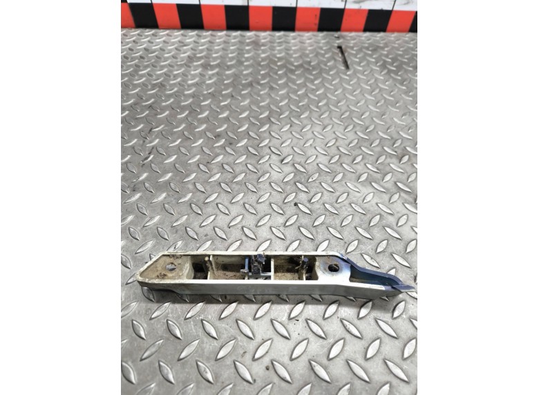 Кронштейн крепления бампера переднего к Ford Focus