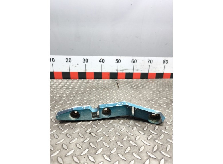 Кронштейн крепления бампера переднего к Ford Focus